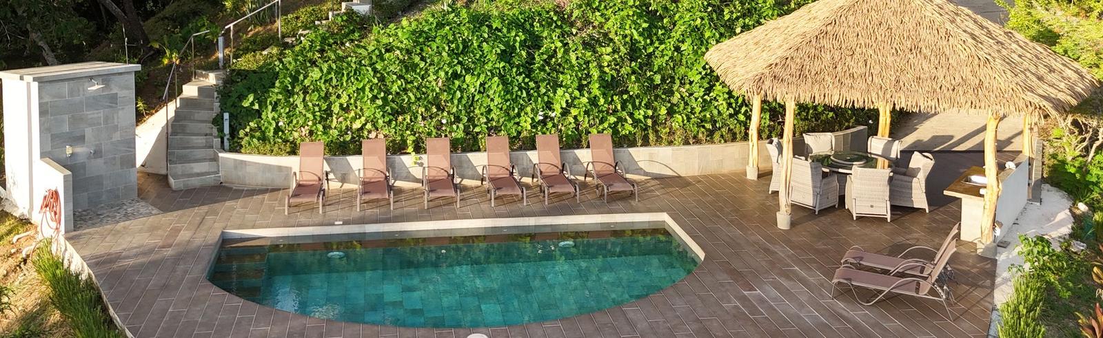 Samara Vista Lodge — piscine et rancho